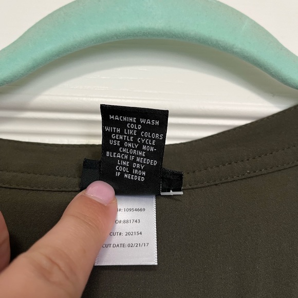 Torrid Olive Green Harper Blouse size 1x - Picture 7 of 9